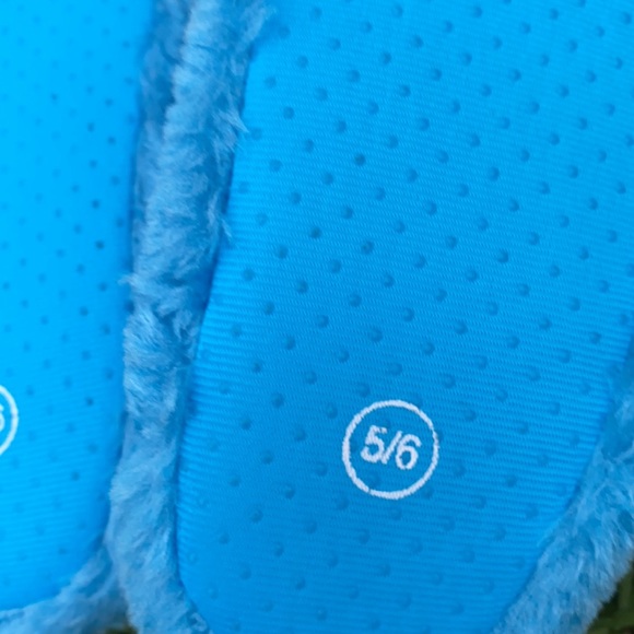 🆕 NWT Josmo Frozen Toddler Slippers - Picture 8 of 8